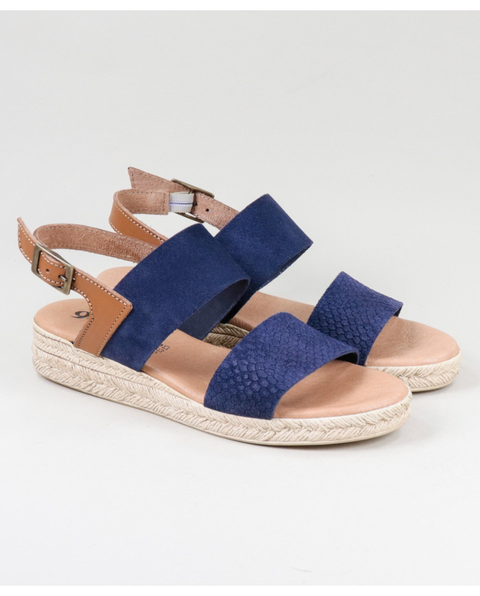 Blue sandals of Lady Ginova with Strips