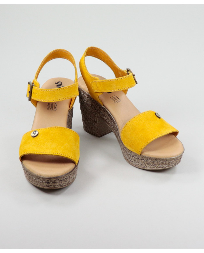 Yellow Sandals of Lady Ginova with Adjustable Strip
