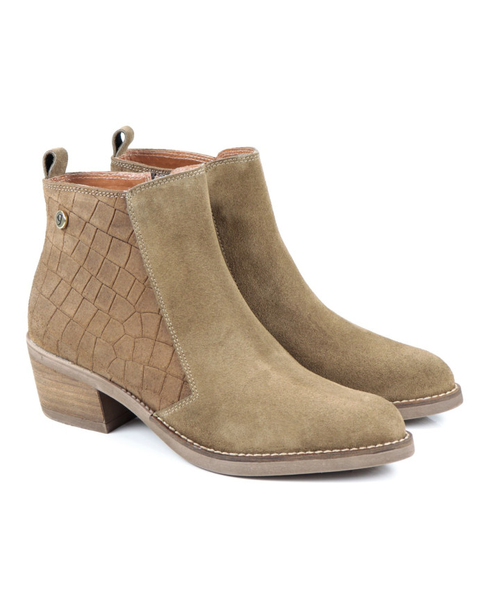 Ginova Middle Jump Buttons in Camurça