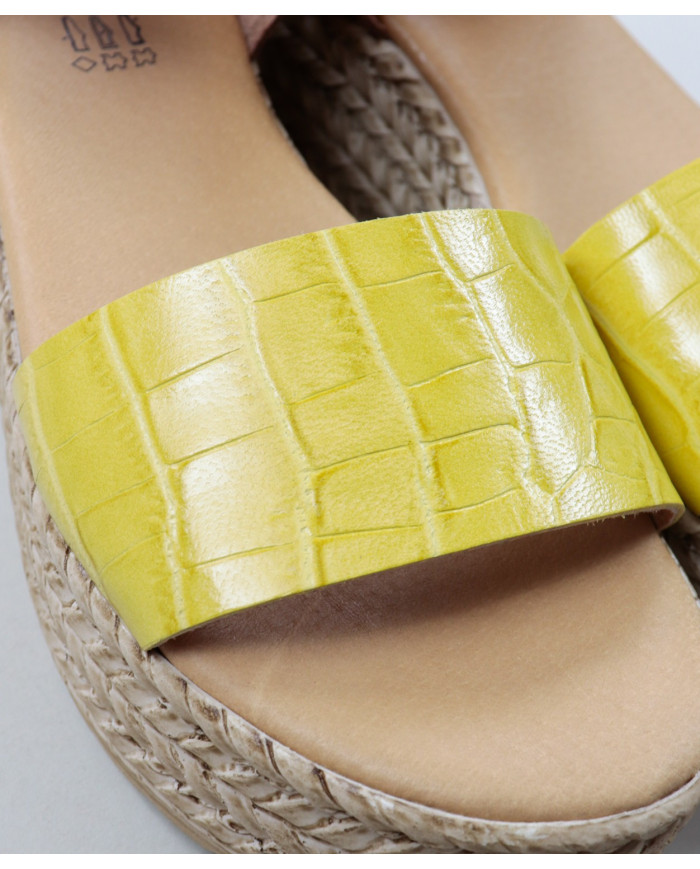 Yellow Sandals of Lady Ginova Compensated