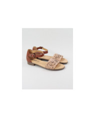 Camel de Senhora Ginova Sandals to Flowers