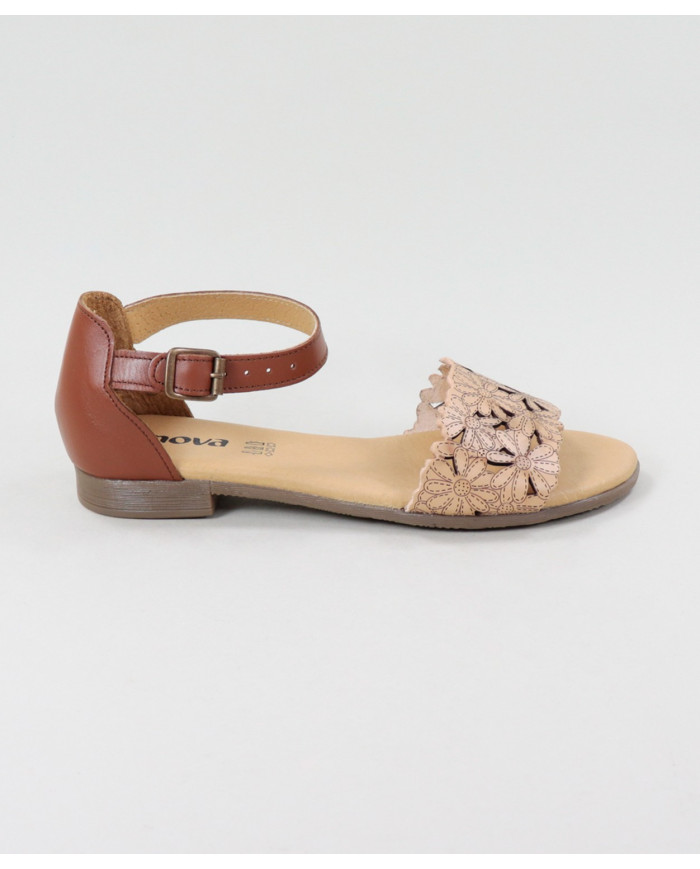 Camel de Senhora Ginova Sandals to Flowers