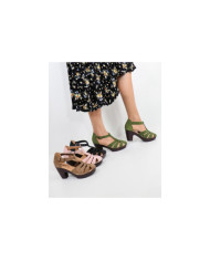 Sandals by Senhora Ginova in Camurça