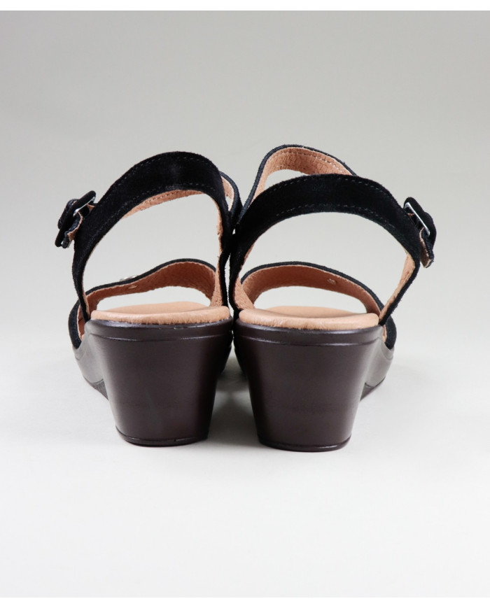 Lady Ginova Sandals with Adjustable Strip