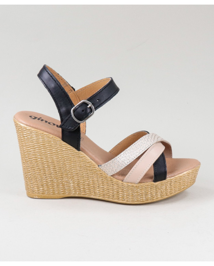 Black Sandals and Rose of Lady Ginova with Strips