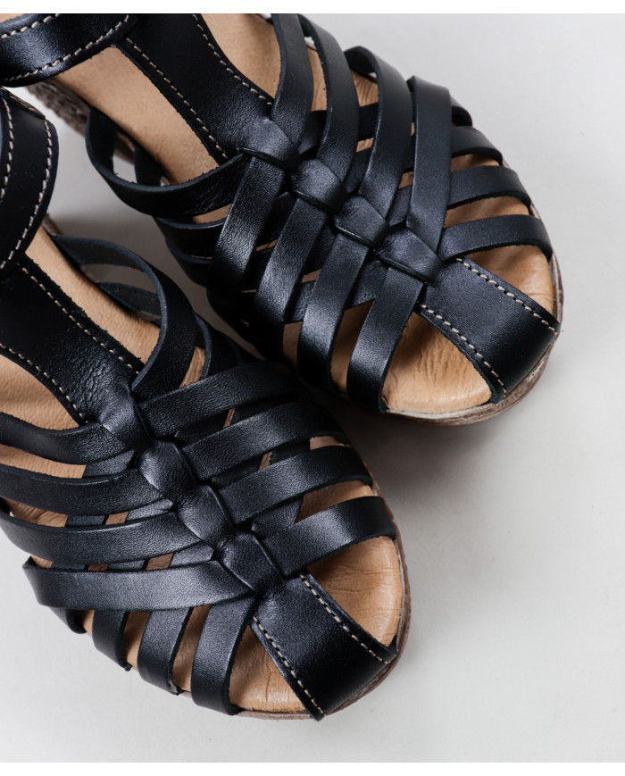 Sandalias de Madame Ginova Cerrada al Frente