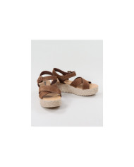 Camel Sandals by Madame Ginova de Tiras Cruzadas