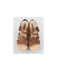 Camel Sandals by Madame Ginova de Tiras Cruzadas