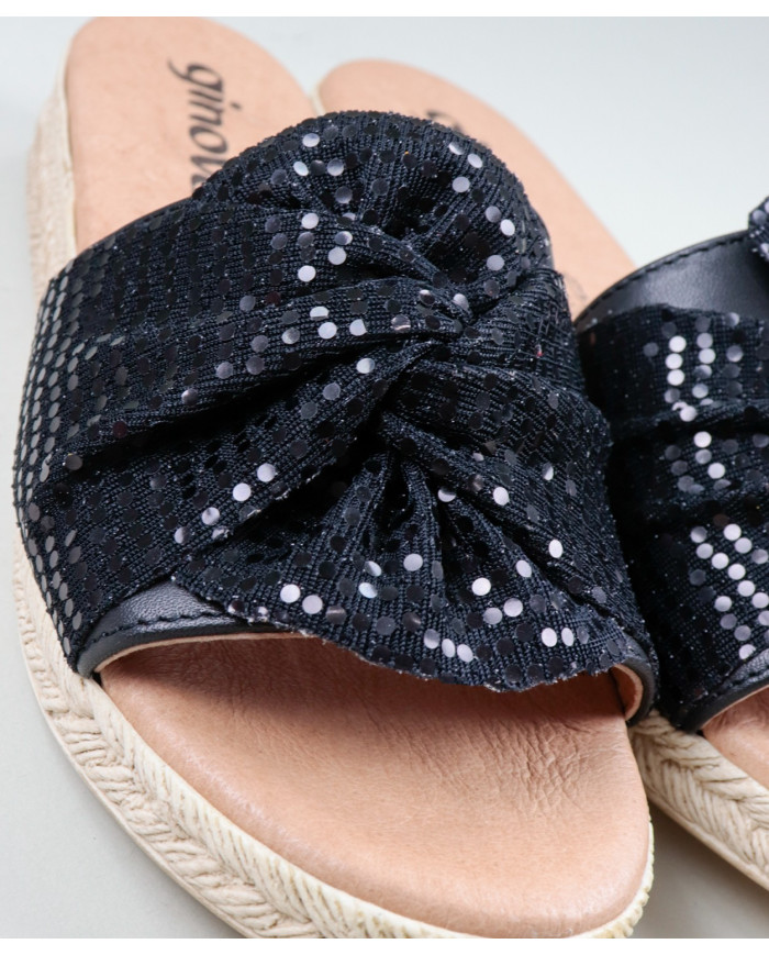 Chinelos Preto de Senhora Ginova com Brilhos