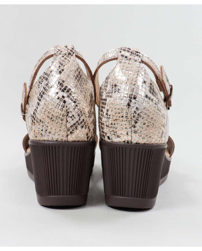 Sandals by Senhora Ginova Closed Back