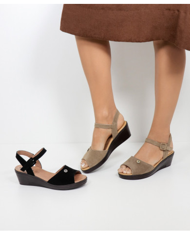 Lady Ginova Sandals with Adjustable Strip