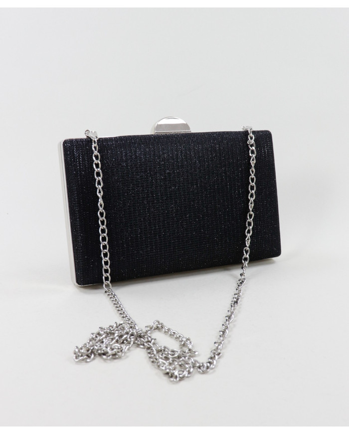 Cuna de damas en negro con cadenas