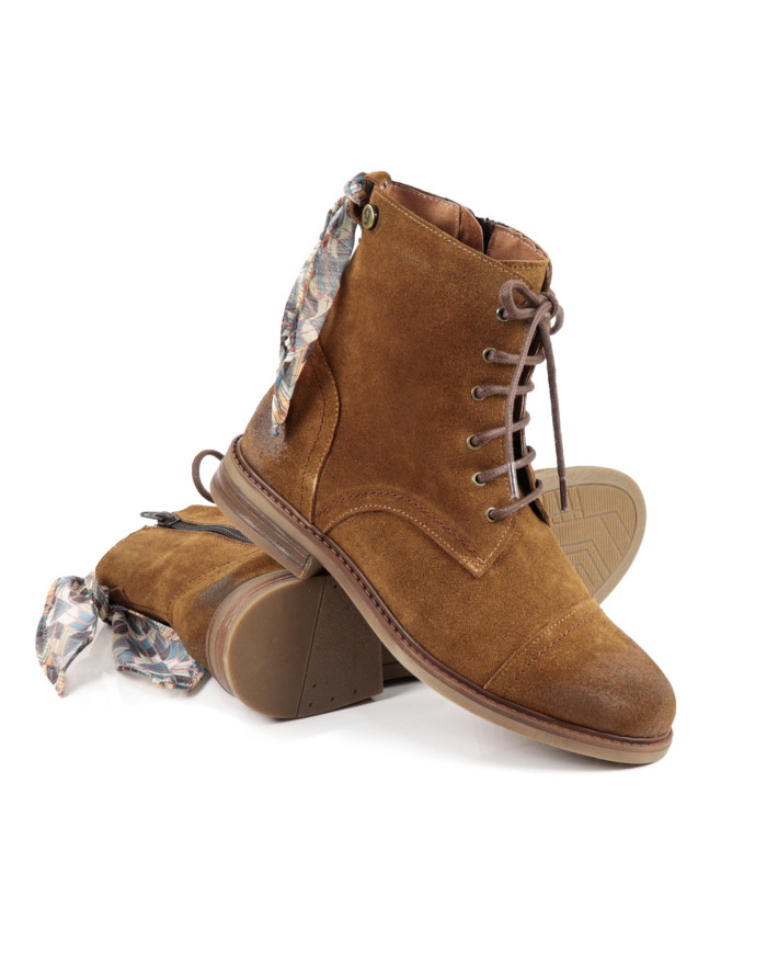 Botas Rasas Femininas Ginova com Laço