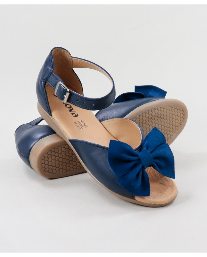 Sandals of Lady with Lace on the Front