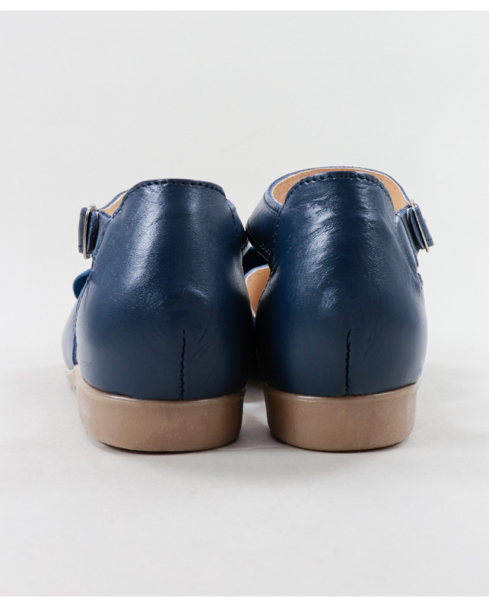 Sandals of Lady with Lace on the Front