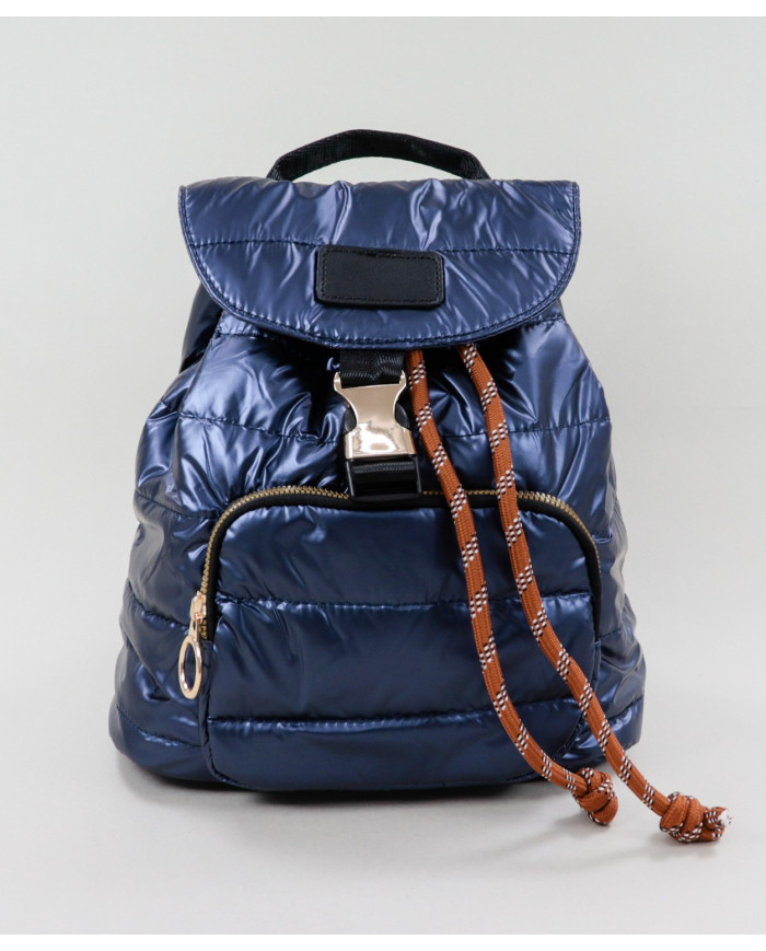 Mochila azul despejada