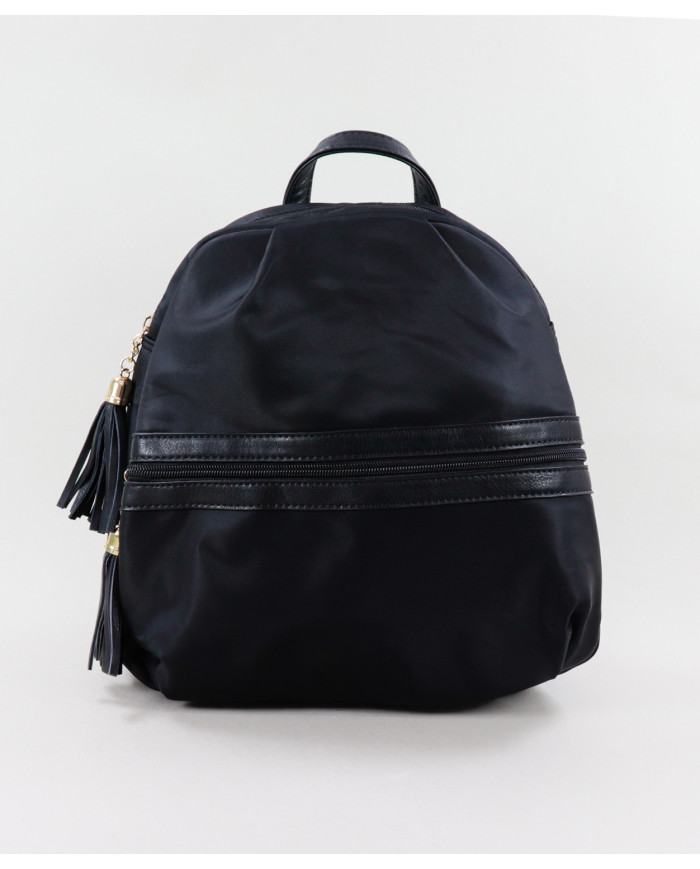 Mochila negra de mujeres en Nylon