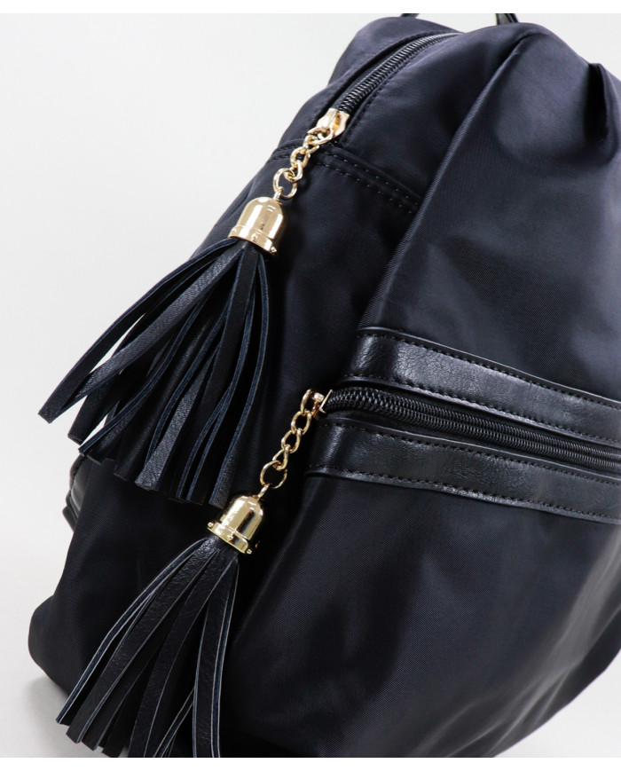 Mochila negra de mujeres en Nylon