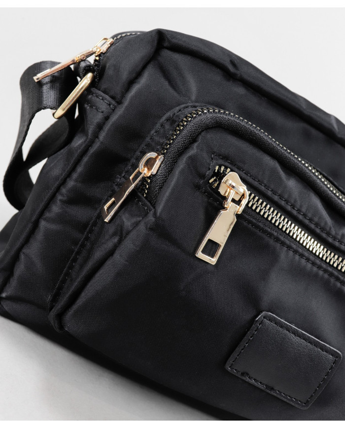 Mala Preta em Nylon com Alça Tiracolo