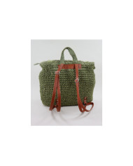 Mochila Verde de Senhora em Ráfia