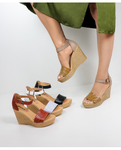 Sandals by Senhora Ginova with Strip Recorded