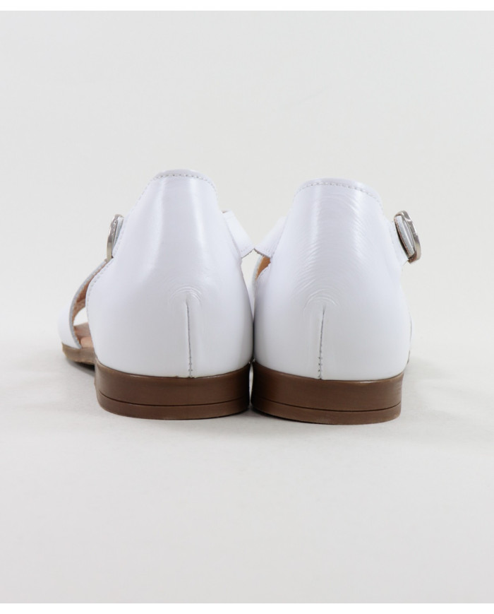 Sandals of Lady Ginova Simple