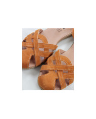 Sandals by Senhora Ginova in Camurça