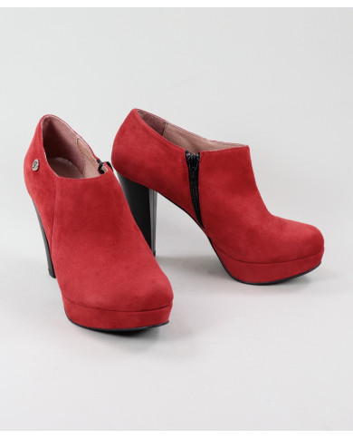 Botins Vermelhos de Salto Alto Ginova Elegantes