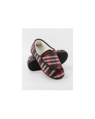 Pantufas in Red Chess with Inner Pore