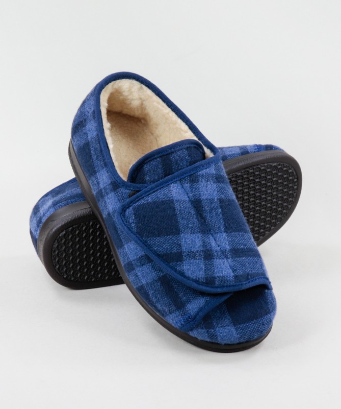 Pantufas em Xadrez Azul com Pelo no Interior