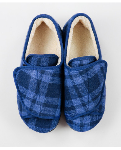 Pantufas in Blue Chess with Inner Porn