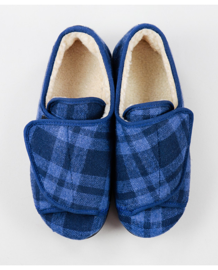 Pantufas in Blue Chess with Inner Porn