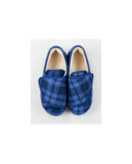 Pantufas em Xadrez Azul com Pelo no Interior