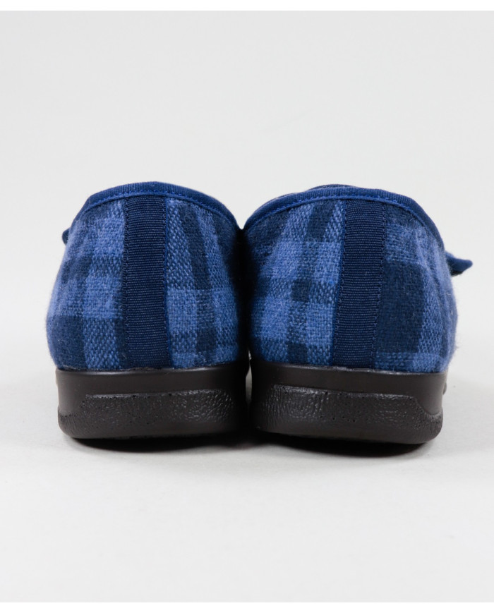 Pantufas in Blue Chess with Inner Porn