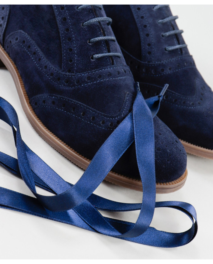 Shoes of Lady Oxford Ginova