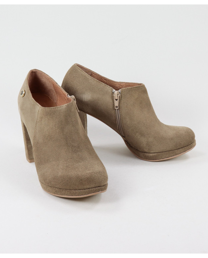 Botins de Senhora Ginova com Tacão Largo