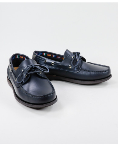 Ginova Man Candle Shoes on Skin