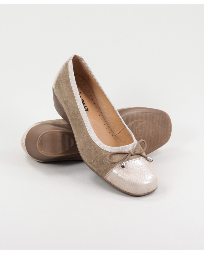 Sabrinas Taupe Women Ginova with Lace