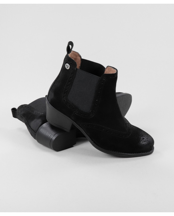 Botas Pretas de Mulher de Salto Médio Ginova