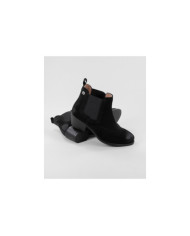 Women's Black Boots of Middle Heel Ginova