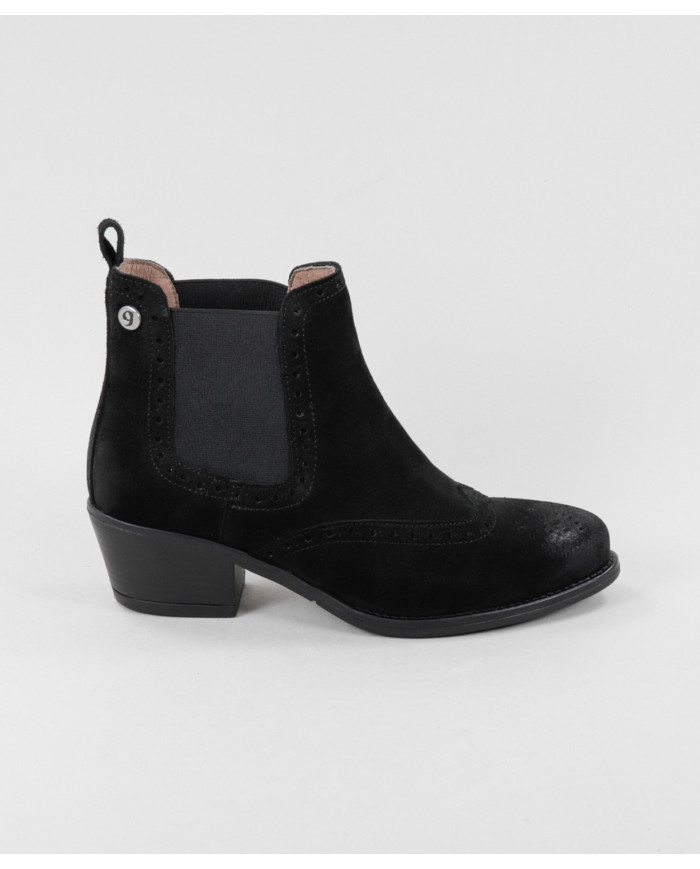 Women's Black Boots of Middle Heel Ginova