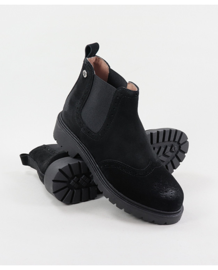 Miss Ginova's Black Boots with Elastics on the Laterals