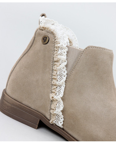 Botas Rasas Ginova com Renda e Elástico