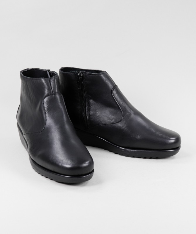 Women's Comfortable Boots with Zip Ginova