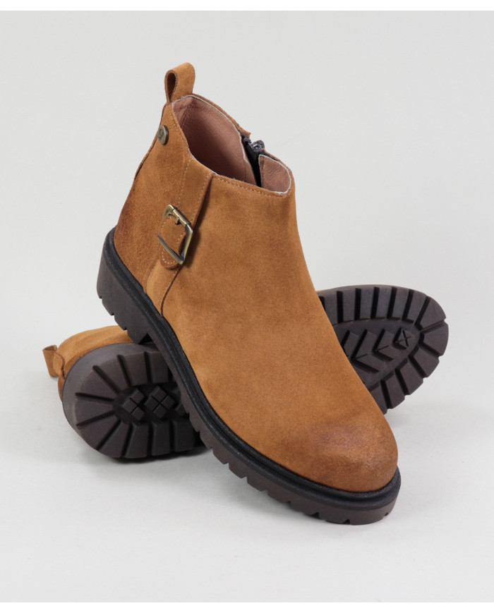 Maria Ginova Botas con Fecho