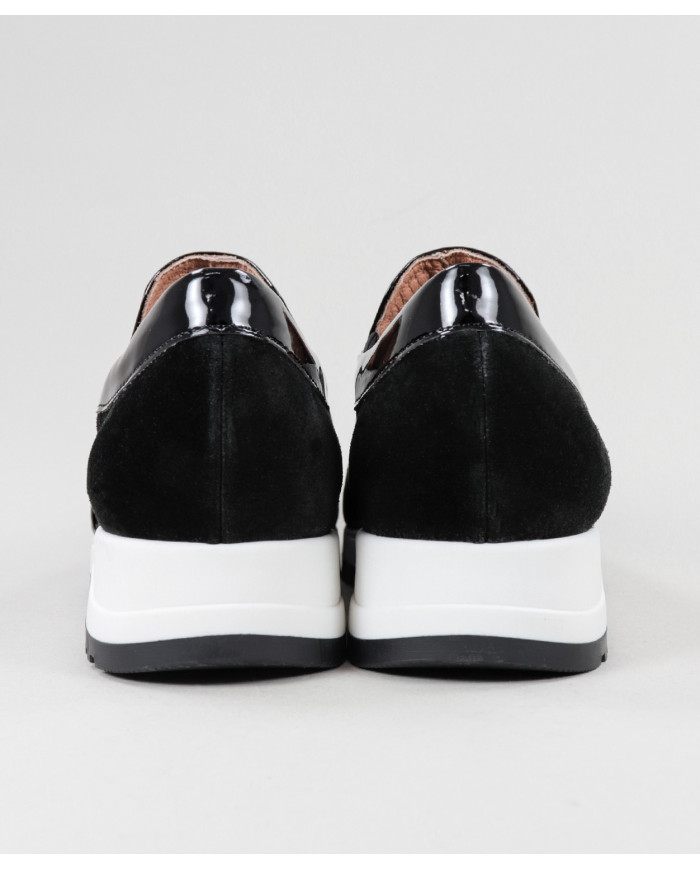 Ginova shoes with Elastics in the Laterals