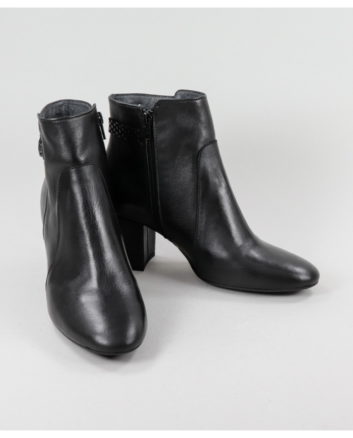 Black buttons Ginova Elegant with Clasp