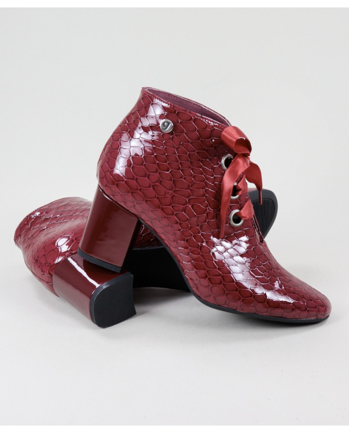 Botins Bordô de Senhora Ginova em Verniz