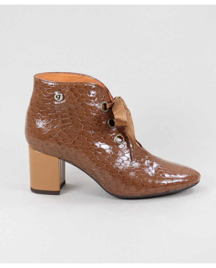 Camel de Senhora Ginova Botins in Verniz
