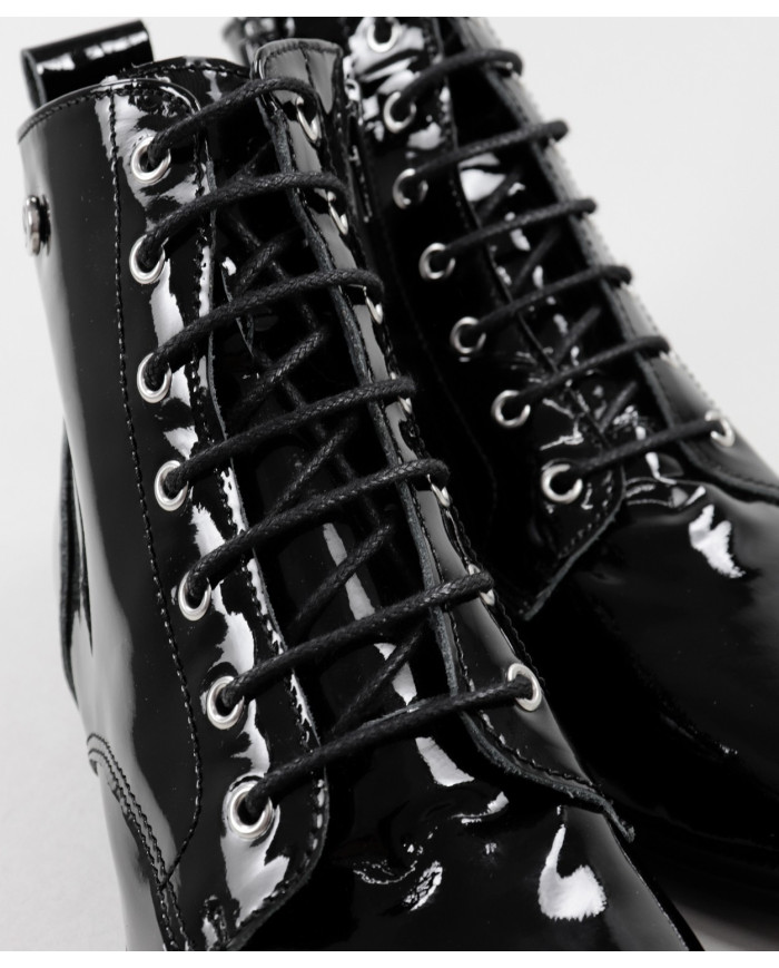 Botas de Senhora Rasas Ginova Envernizadas